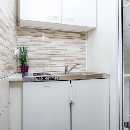 Mirela דירה קרק