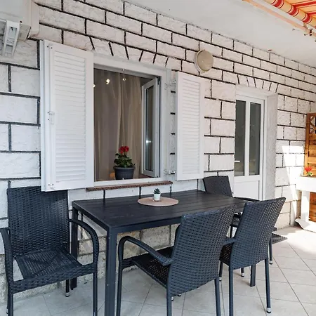 Mirela Apartament *